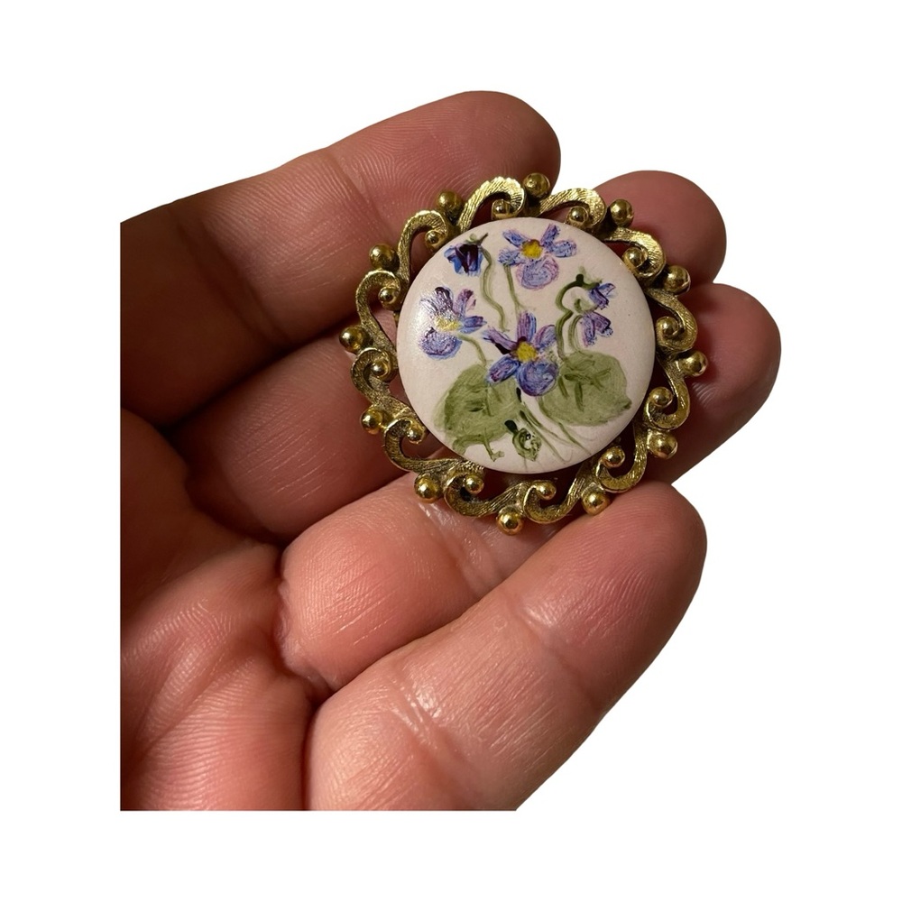 ✨ Vintage Hand-Painted Porcelain Brooch with Floral Design (1970s) ✨